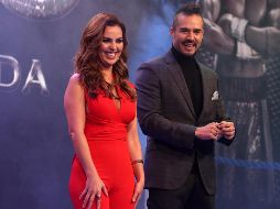 Mariana Torres y José Ron, quienes encabezan el elenco de la telenovela 