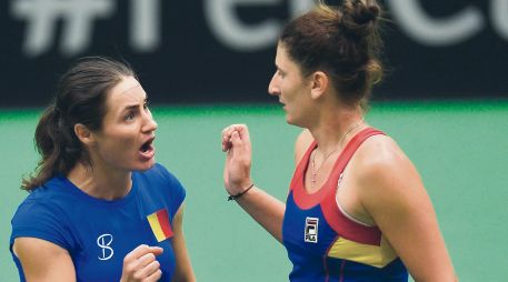 Las rumanas Irina-Camelia Begu y Monica Niculescu eliminaron al equipo de República Checa. AFP / M. Cizek