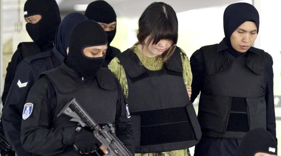 Kim Jong-nam fue asesinado en febrero de 2017 en el aeropuerto de Kuala Lumpur, por el agente nervioso VX, rociado en su cara por dos mujeres, una indonesia y otra vietnamita. Las dos mujeres se encuentran actualmente en libertad. AP / ARCHIVO