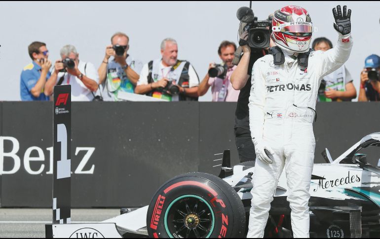 Lewis Hamilton buscará lograr un triunfo más que lo acerque al récord de 91 victorias de Michael Schumacher. El británico tiene 80. AFP / J. Woites