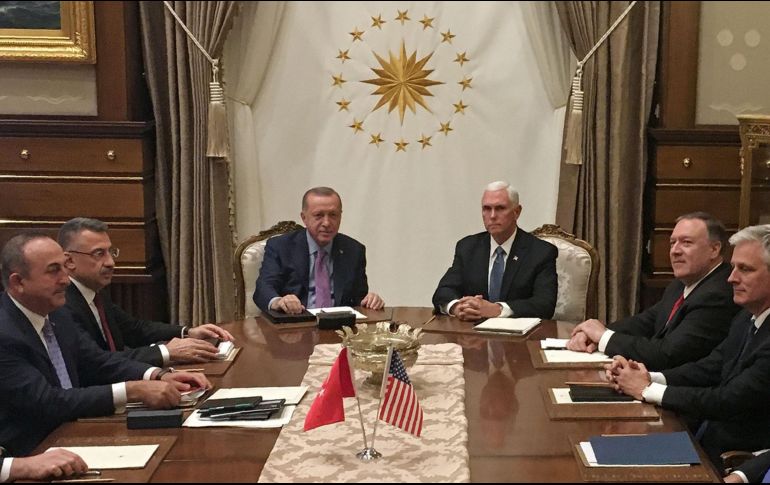 El alto al fuego fue sellado en Ankara durante una reunión del presidente turco, Recep Tayyip Erdogan, con una delegación estadounidense liderada por Pence y Mike Pompeo. AFP/S. Tandon