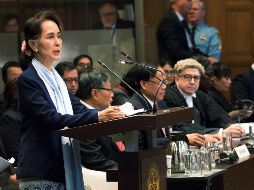 Aung San Suu Kyi (i) defendió este miércoles en la Corte Internacional de Justicia la actuación del Ejército de su país contra la minoría musulmana rohinyá. EFE/D. Morales