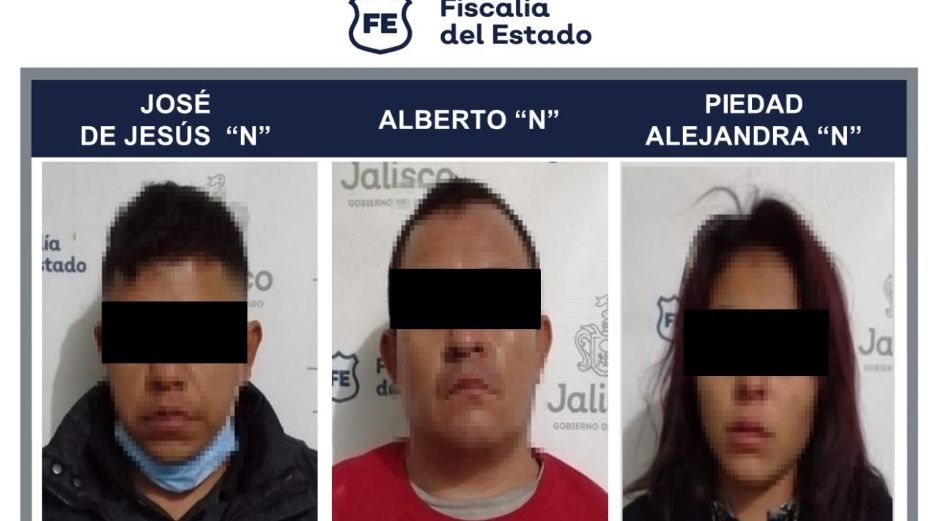 Jesús “N” de 28 años, Alberto “N” de 38 años, y Piedad Alejandra “N” de 19 años fueron capturados el pasado 10 de febrero por la privación de la libertad de cinco mujeres ESPECIAL/ Fiscalía de Jalisco