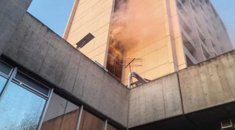 El incendio se dio en el piso cuatro del Centro Médico Nacional de Occidente (CMNO) del IMSS. ESPECIAL