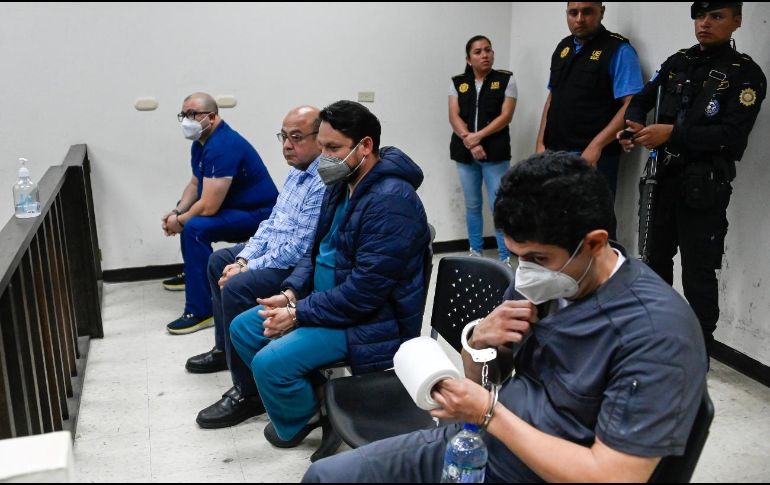 Ángel Valez, Danny Chocoj, Orlando Rodas y Mario Bolanos son los médicos detenidos. AFP