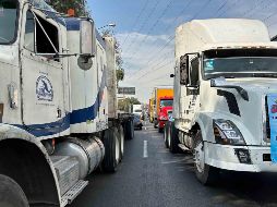 Ayer, afiliados a Transportistas de Carga y Turismo causaron caos en la autopista México-Querétaro, una vialidad que también será tomada día 5 de febrero. SUN/I. Montaño