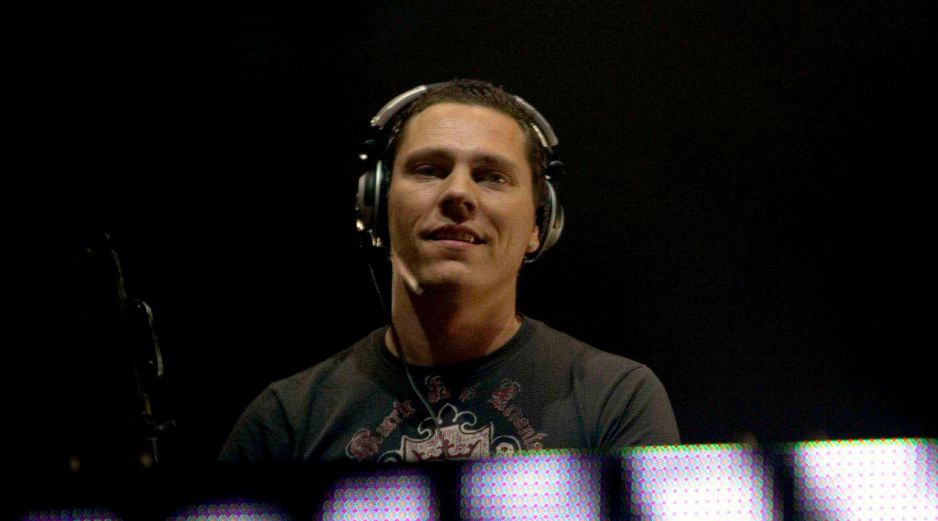 La NFL había anunciado la presencia del aclamado DJ Tiësto como uno de los invitados de honor para el partido más destacado de la temporada./SUN
