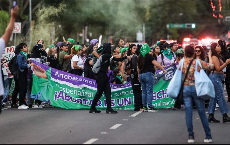 Los colores morado y verde han acompañado a los movimientos feministas. EL INFORMADOR/ARCHIVO