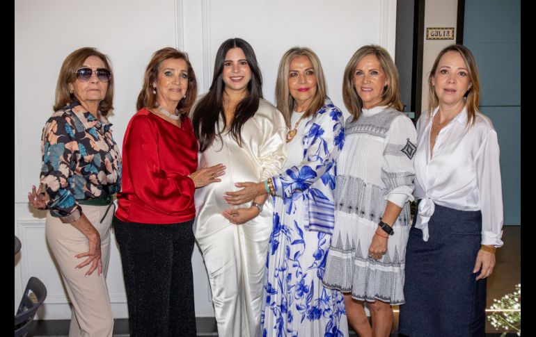 Esther González, Asunción Enríquez, Lilia Reyes, Araceli Enríquez, Chary Enríquez y Ale García. GENTE BIEN JALISCO/ Antonio Rodríguez