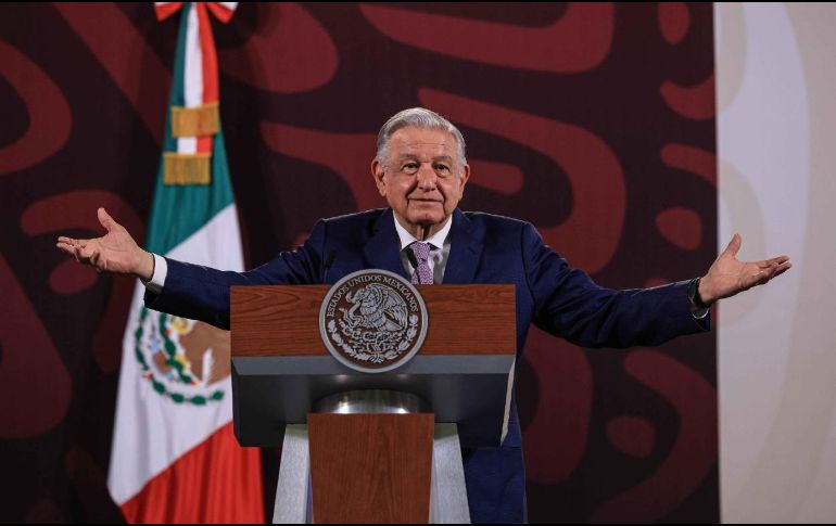 López Obrador invita al ganador de las próximas elecciones a continuar impulsando la industria de la construcción. SUN/Gabriel Pano