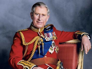 El Rey celebra su primer año siendo la cabeza de la corona británica, y hoy recordamos los pasos que lo llevaron hasta ahí. ESPECIAL